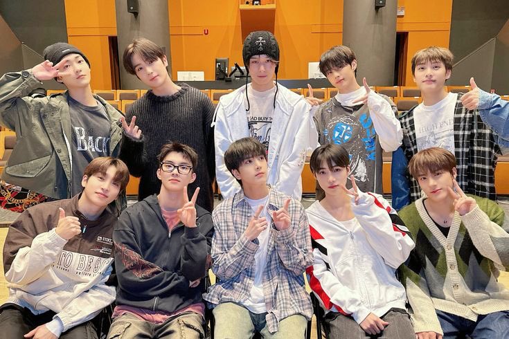 jusunmania's tweet photo. ALWAYS REMEMBER, DEOBIS LOVE THE BOYZ🥺🤍 https://t.co/lzLGruAVG3