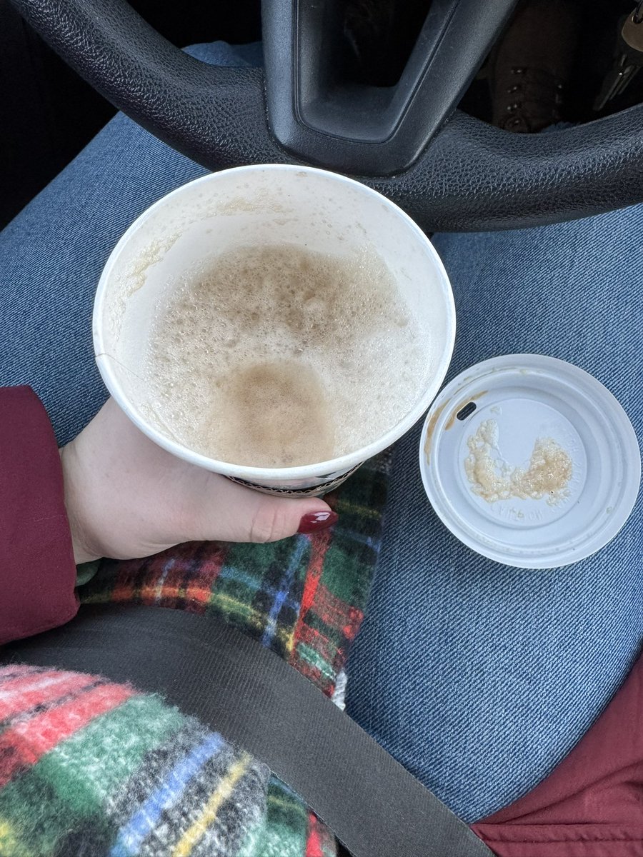 moopgenorth's tweet photo. @Starbucks this is a sad excuse for a venti when it’s just barely half full. https://t.co/QMbQQ9OSpu