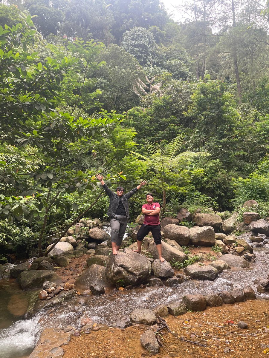 Ramdhony9's tweet photo. nunggu chek-in di jam 2,melimpir dulu ke kembali ke alam kampung rimba https://t.co/uwiKmBBmFV