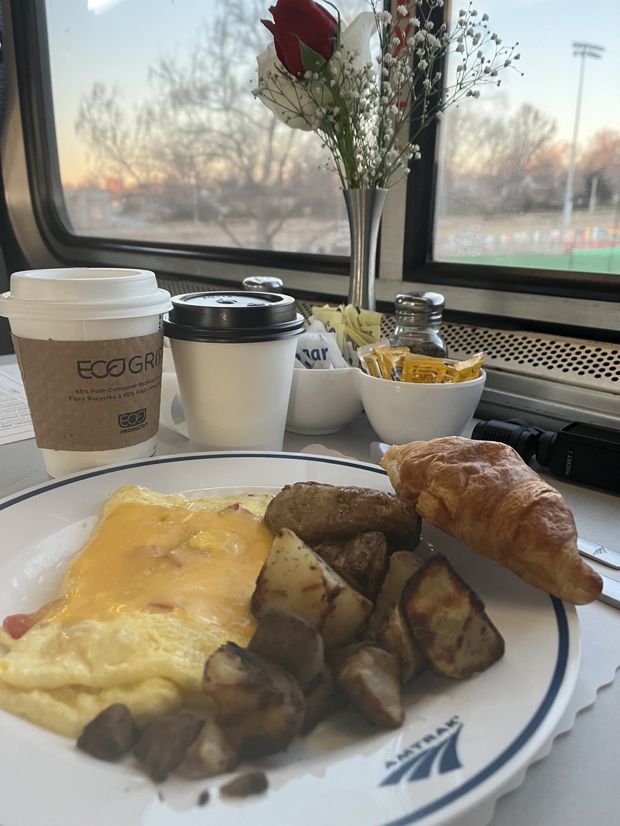 wxhistorian's tweet image. Nothing could be finer….breakfast on @AMTRAK Train 4 The Southwest Chief EB to Chicago! @spann