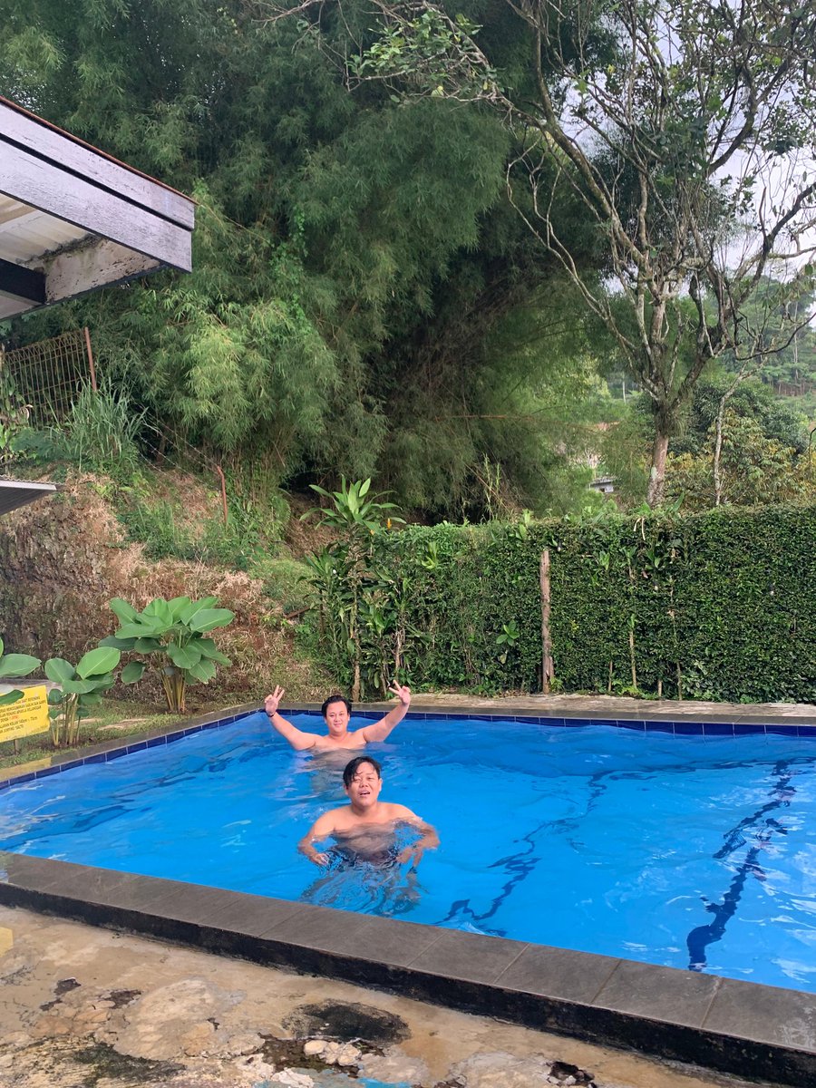 Ramdhony9's tweet photo. Dan ini ketika di villa sampai mau pulang.ketika di villa rangga berkata
"Kopi liong,rokok filter,puncak.dituker ferari gue juga gk mau" https://t.co/mhVKTyaDUA