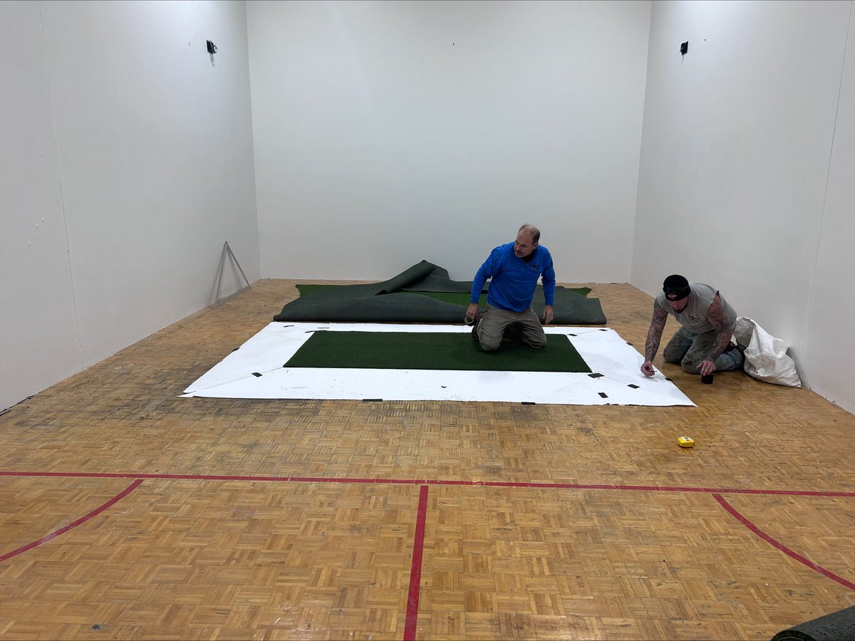 bobberetta's tweet photo. A little snowy in WNY but work continues to provide our spring teams with quality indoor training facilities. Second golf simulator at the Tennis Center nearly installed. Big improvements in store for @BonniesBaseball, @BonniesSoftball as well‼️ ⛳️⚾️🥎
#GoBonnies #Unfurl 🐺🤎🤍 https://t.co/8ttlhiRG5s