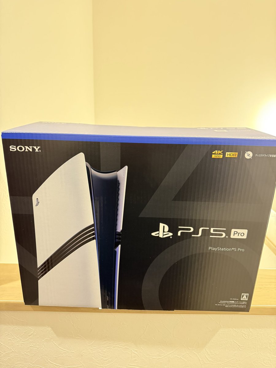unleashed193285's tweet photo. @nosukeFIFA 結局買っちゃいました😂
しかもディスクドライブ明日1個入荷するらしくて、争奪戦参戦してきます！ https://t.co/Ml7GLezZQu