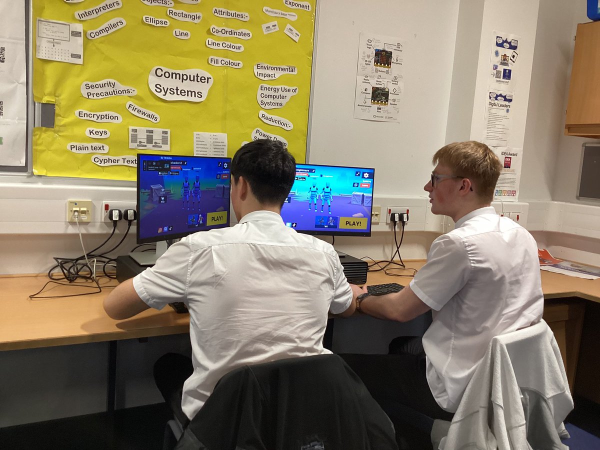 FHSComputing's tweet image. Miss Mutterโs #Esports Wider Achievement class are exploring Team Tactics today
#weareFHS #weareCompetative