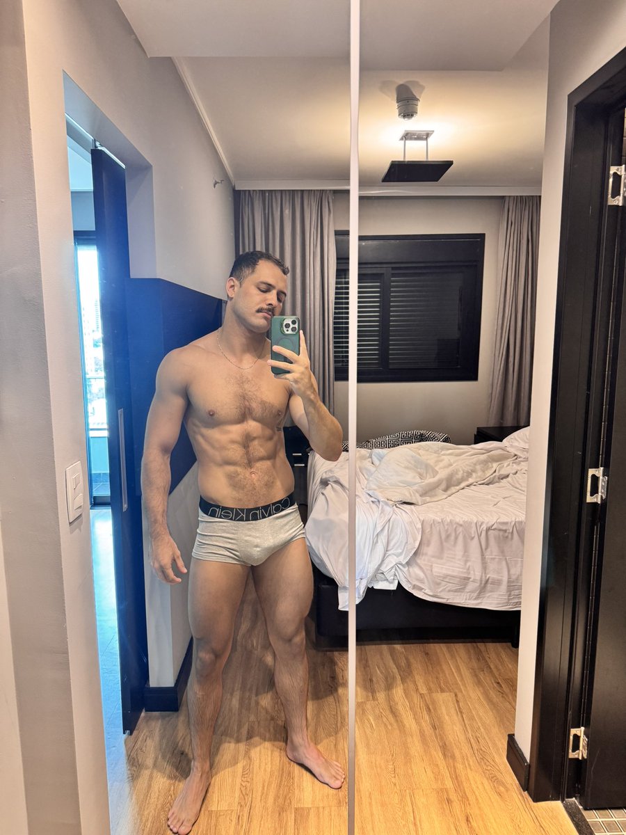 wr3191's tweet photo. Sem a cueca já sabem onde encontrar!! https://t.co/2Uxy58J9xn