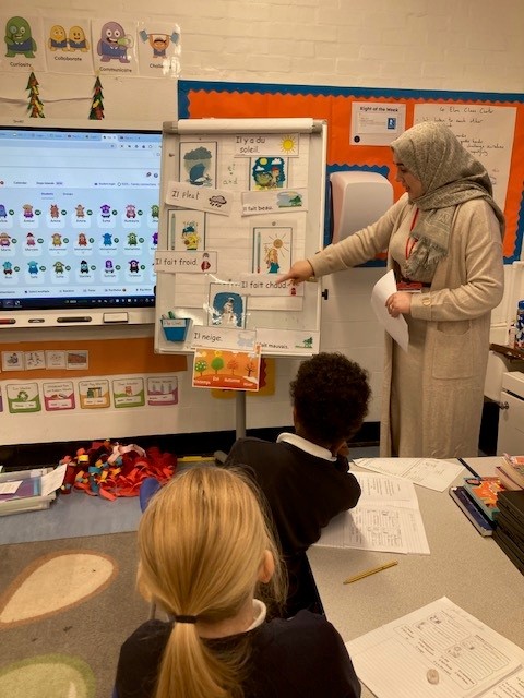 #Year4 pupils perfecting their pronunciation with amazing #MFL Service #French tutor Safa.