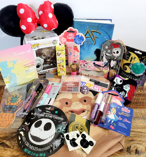 Enter to win a $75+ Disney &amp; Beauty Bundle from <a href="/TheMoonlitNook/">The Moonlit Nook</a> #giveaway #makeup #books #Disney themoonlitnook.blogspot.com/2024/12/decemb…