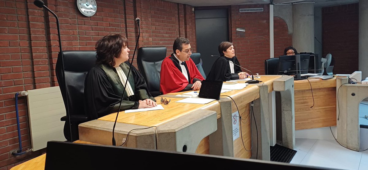 Procureur93's tweet image. 🔷⚖️ | Le 4 décembre 2024, 45 agents de l’administration pénitentiaire ont prêté #serment au TJ de Bobigny.  Un acte solennel marqué par une nouvelle formule de serment (art. R122-9 du code pénitentiaire) rappelant les principes de la #République et le respect des #droits.