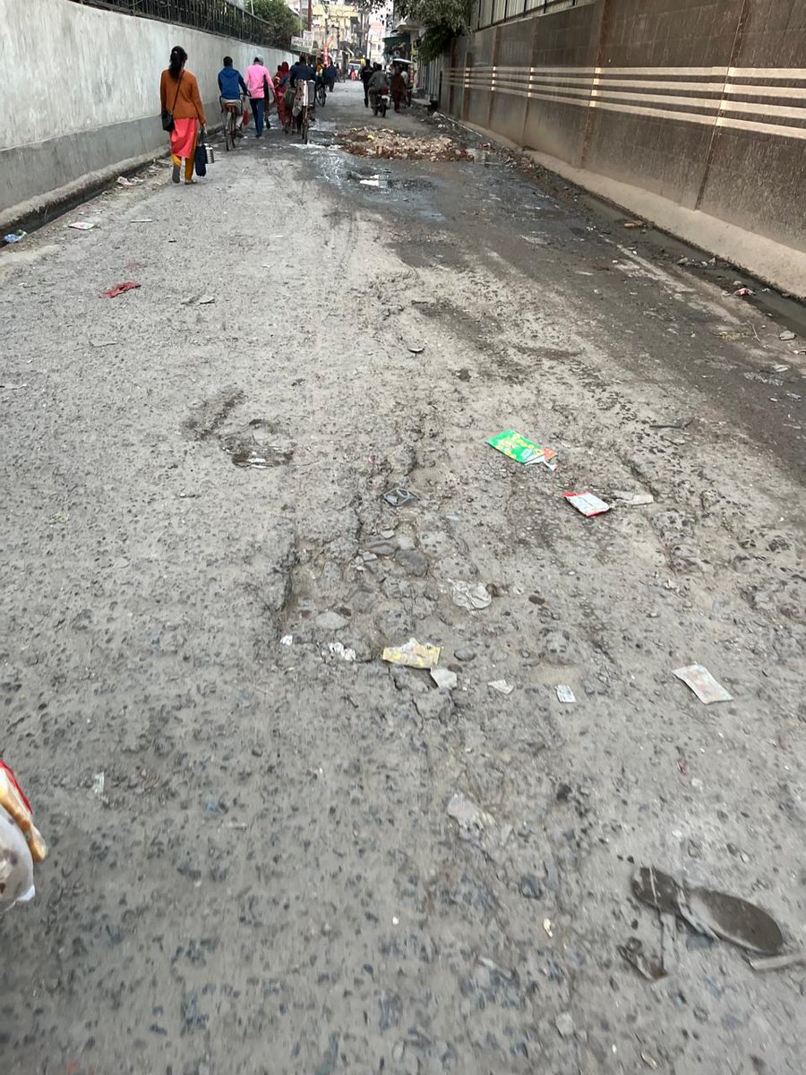 Findindian's tweet photo. @gdagzb
Location - Kanawani Village, Indirapuram, Ghaziabad.
Drainage is blocked, and the street road is broken. Please look into it.
@KirtiIla @TeamTHA_ @Hudleplay @AMRUTCityGzb @dm_ghaziabad @DainikBhaskar @fedaoagzb #spuddy #hudle https://t.co/i9a5T31O4v