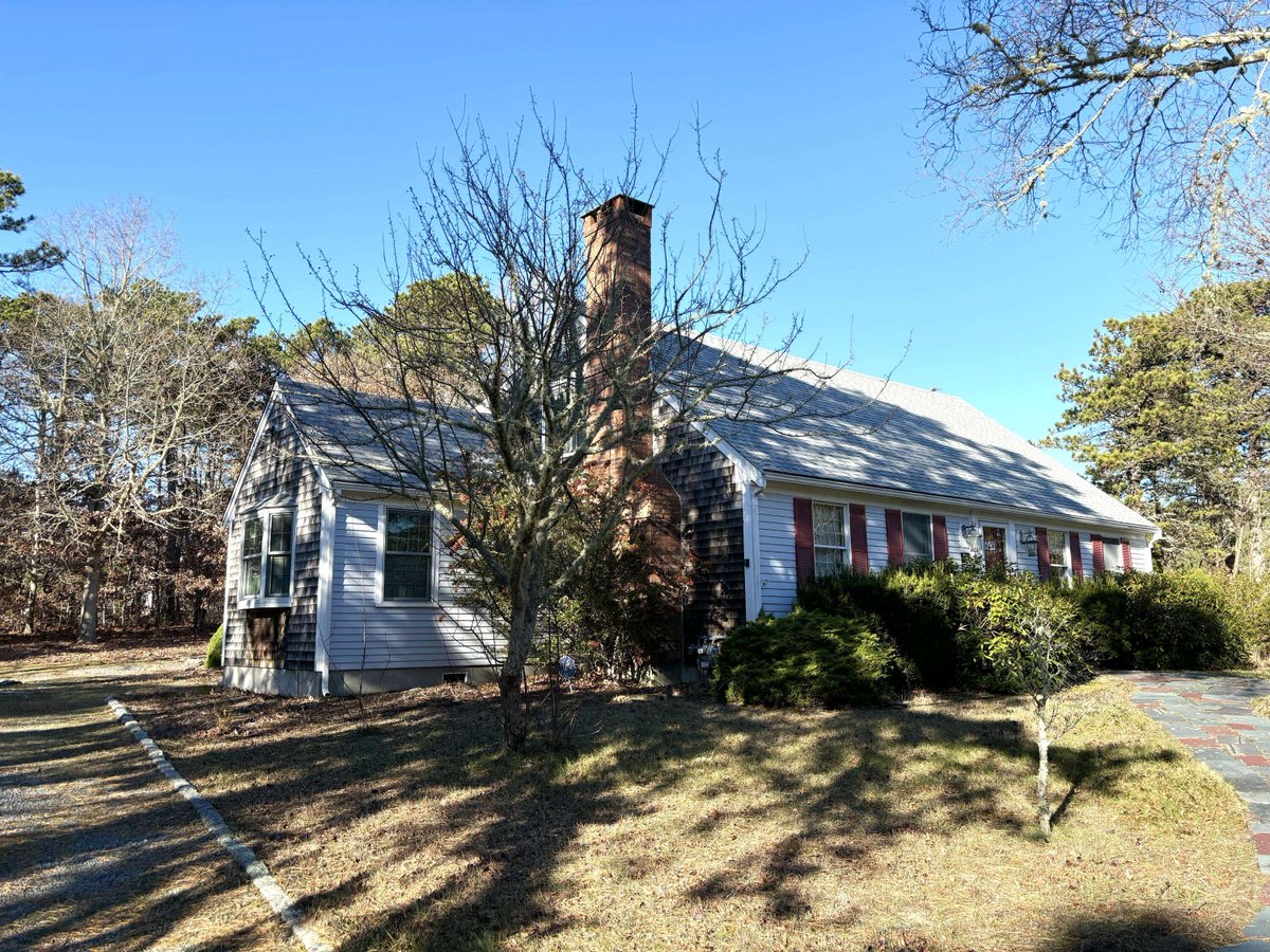 TodayRealEstat3's tweet photo. Listing Address: 30 Wexford Lane, Eastham, MA 02642
Listing Price: $995,000
Listing Agent:  Nate Small
Schedule a showing and request more information here: https://t.co/QQ3pp93Nxf 
#TodayRealEstateCapeCodLiving #TodayRealEstateHomeTeamAdvantage https://t.co/fdHPzrBZ6F