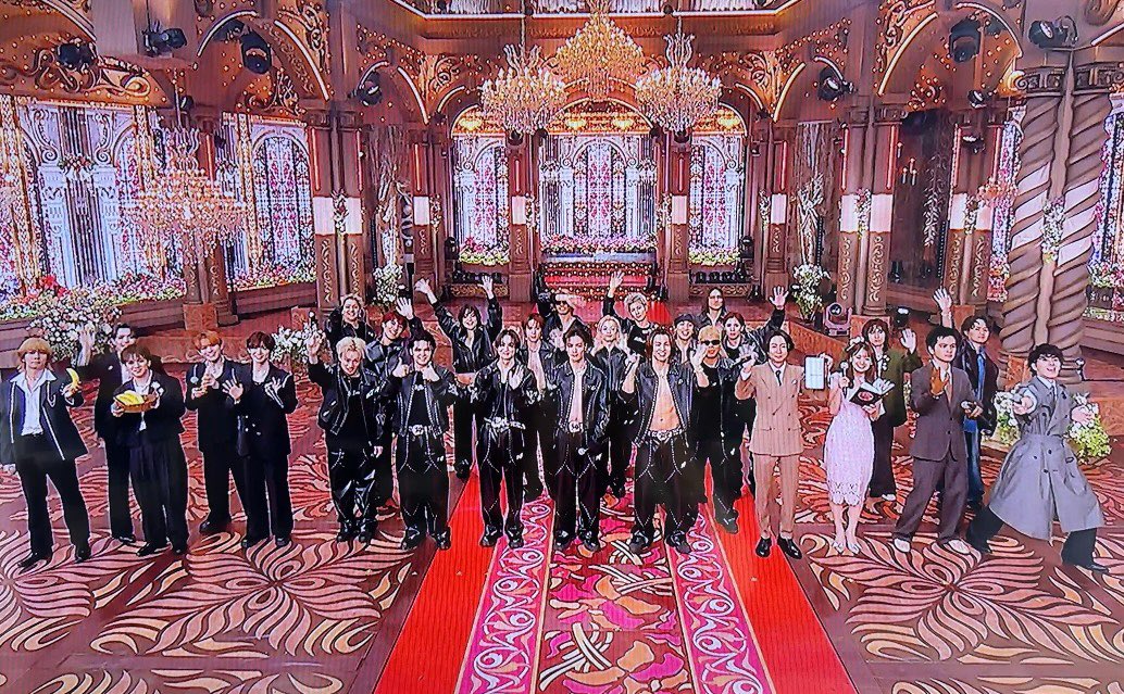 _S2Ryuchan's tweet photo. しめとほくとくんの距離はまだ縮まらないみたいなので来年こそわたしが繋げてみせます🤝🏻ちなみにしずとグータッチしてるお方、１年前は とらびすじゃぱん？ 言うてました😮‍💨 https://t.co/H76fiAyafZ