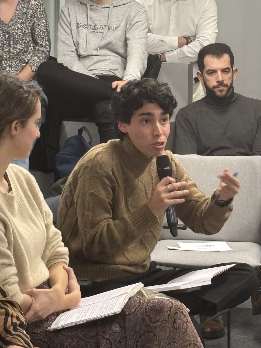 talentofuturo_'s tweet photo. @sirarego @SomosHarmon @JuventudInfGob @_PoliticalWatch @OxfamIntermon @JUP_ONCE 8/ ♻️ Por último, diálogo sobre Crisis Ecosocial con Paula Pita, de @demos_lab

@SomosHarmon @_PoliticalWatch 
@JuventudInfGob https://t.co/YacTv5XD6R