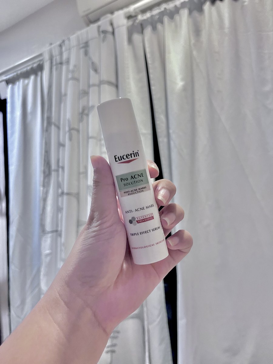 g0dlymschievous's tweet photo. มารีวิวผลการใช้ Eucerin Pro ACNE Triple Effect Serum ฮะ ส่วนตัวเคยใช้ตัว Dark Spot ของ Eucerin อยู่แล้วและผลลัพธ์น่าพอใจมาก ช่วงนี้สิวเห่อเลยลองมาใช้ตัวนี้ดู ผลคือรอยจางไวกว่าที่คิด นี่ว่าจะใช้ต่อเนื่องยาวๆเลย 

#EucerinThailand 
#EucerinTripleEffectSerum 
#EucerinGeltoFoam https://t.co/qYIvm7RFUi