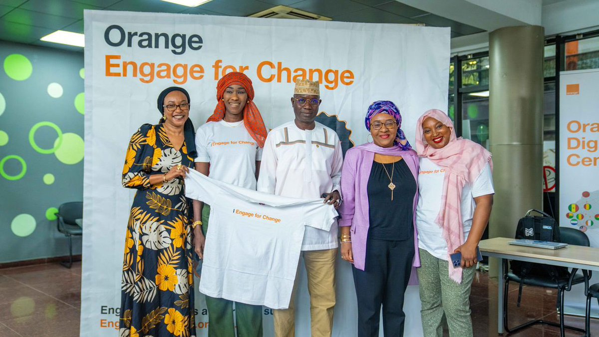 Aminata2N's tweet photo. L’utilité, c’est notre raison d’être. Elle tient à cœur à nos salariés qui s’engagent bénévolement au service de causes à impact sociétal. Cette journée les célèbre ! Merci 🙏 #AmalNjariñAskanWi @AsmaEnnaifer @SekouKDrame https://t.co/tJCcPKR6DY