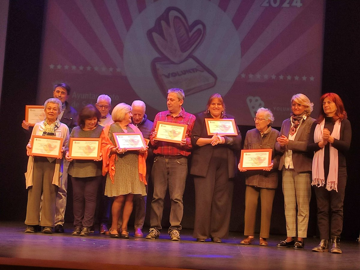 hijasdejesus_es's tweet photo. Nuestra hermana María Muñoz recibió ayer en Salamanca el Premio del Voluntariado que organiza el Ayuntamiento
✅Tiene 99 años
✅Nació en Horcajo de las Torres -Ávila
✅Vivió 55 años en Japón
📌 Recibe este reconocimiento por su labor en @ManosUnidasONGD
🔗https://t.co/sLRF5KAEZm https://t.co/AdfLHPMCfR