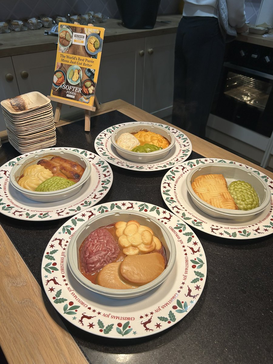 gouriSLT's tweet photo. tried out the festive spread at @wiltsfarmfoods @UKStrokeForum : they offer nutritious modified meals (with no preservatives) that are presented beautifully because “you eat with your eyes” as rightfully pointed out by staff. 
🍎puréed apple pie was my favourite 🥧
 #dysphagia https://t.co/aWSrqDDPv6
