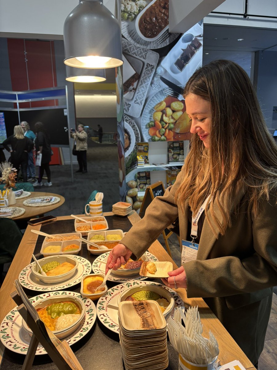 gouriSLT's tweet photo. tried out the festive spread at @wiltsfarmfoods @UKStrokeForum : they offer nutritious modified meals (with no preservatives) that are presented beautifully because “you eat with your eyes” as rightfully pointed out by staff. 
🍎puréed apple pie was my favourite 🥧
 #dysphagia https://t.co/aWSrqDDPv6