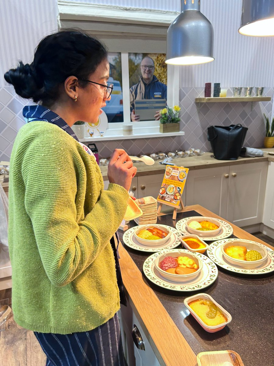 gouriSLT's tweet photo. tried out the festive spread at @wiltsfarmfoods @UKStrokeForum : they offer nutritious modified meals (with no preservatives) that are presented beautifully because “you eat with your eyes” as rightfully pointed out by staff. 
🍎puréed apple pie was my favourite 🥧
 #dysphagia https://t.co/aWSrqDDPv6
