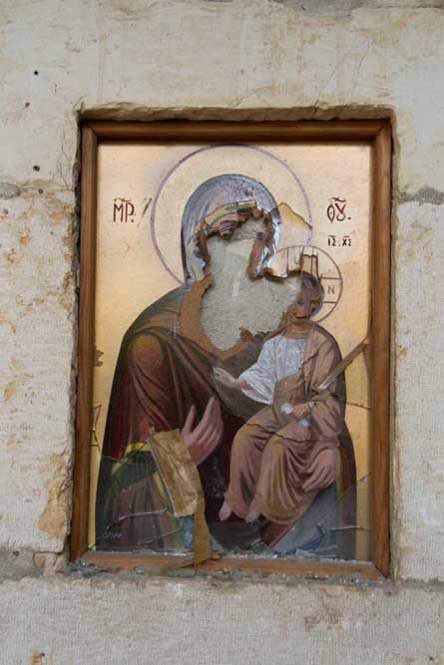ZenobiasGhost's tweet photo. We SYRIAN CHRISTIANS had our families massacred, our churches burnt down, our women r*ped, our Nuns kidnapped, and our Priests beheaded, by #Turkey and #Israel's terrorists!

Shame on all those calling these terrorist scum "freedom fighters" and rebels". https://t.co/cGOqaEaPcM