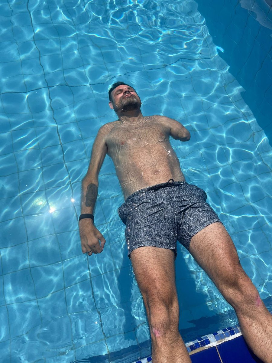 JGFOLY's tweet photo. Feliz, tranquilo, relajado! Disfrutando de la vida. Una vez más dando una oportunidad al amor. Mientras algunos tienen miedo de amar y ser amados, yo estoy a días de volver a empezar una nueva aventura. “El que tenga miedo de morir, que no nazca!” Vivan la vida al máximo siempre! https://t.co/lObTIXmSkZ
