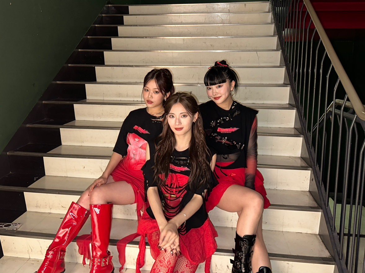 iscream_ldh's tweet photo. iScream LIVE TOUR 2024 "Runnin'"
in AICHI

RUIの地元愛知最高すぎました〜！🖤
大好きです🖤

NEXT 
12/10：OSAKA

#iScream #RUI #YUNA #HINATA
#Runnin' #LIVE #2024 https://t.co/tIve5KbR5W