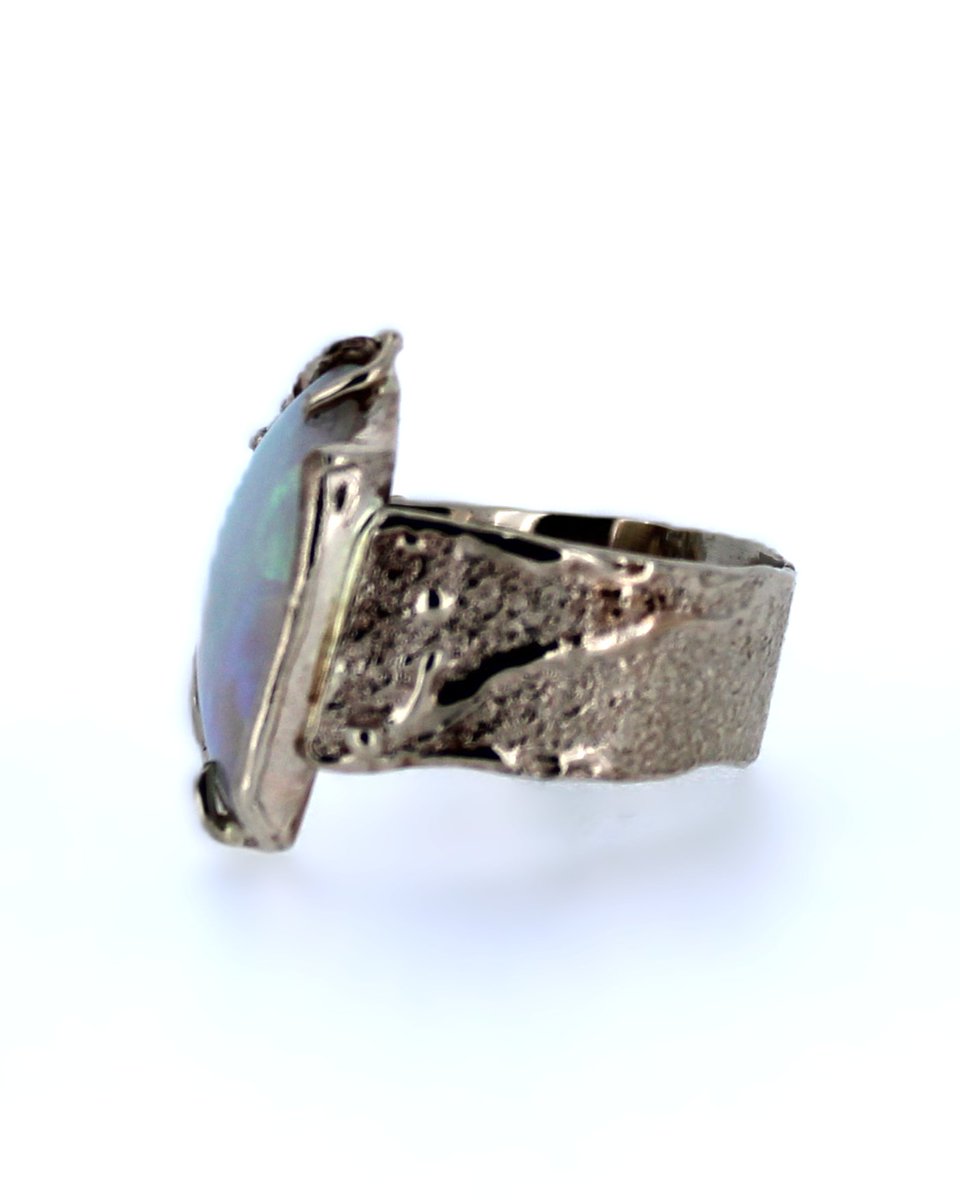 Fannyvandheuvel's tweet photo. Deze wel heel speciale ring gemaakt met prachtige Australische opaal, champagnekleurig goud en briljant . In de ring Asse verwerkt Eigen ontwerp en handwerk https://t.co/90Gu4QHdvn
#opaal #briljant #asjuweel #ontwerp #juweelontwerp #maasmechelen #australischeopaal #opalehunters https://t.co/wep75GtSTQ