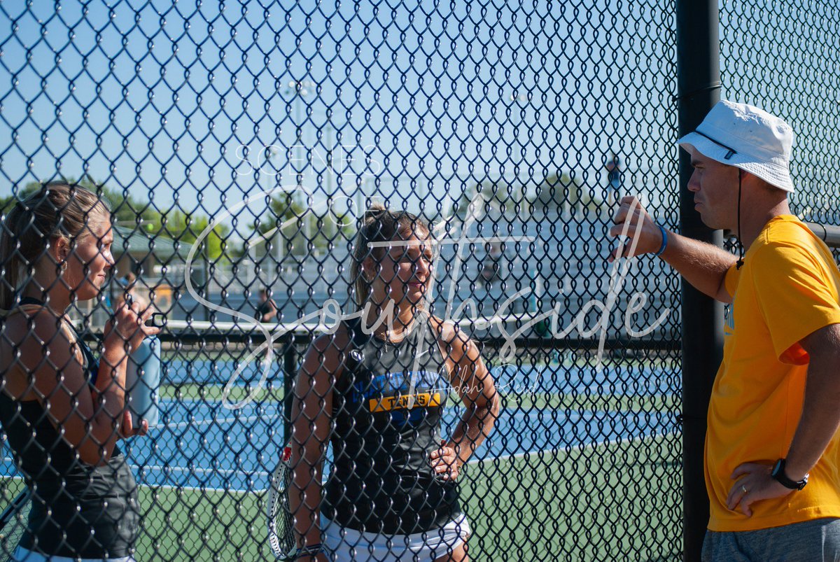 🎾 TENNIS 🎾 

Congratulations to our own, Coach Andrew Davids, on being voted the Regional Coach of the Year!

Well deserved, coach! We are proud of you!!