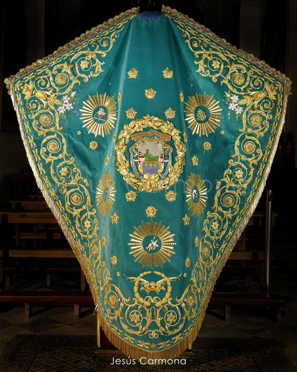 🆕💙 El sueño llamado "Manto de la Villa" se hace realidad gracias al <a href="/GJdelaPurisima/">GJ de la Purísima</a> y su amor hacia la Patrona de Puente Genil. La bendición será este sábado 7 de diciembre en la Parroquia Matriz de la Purificación.