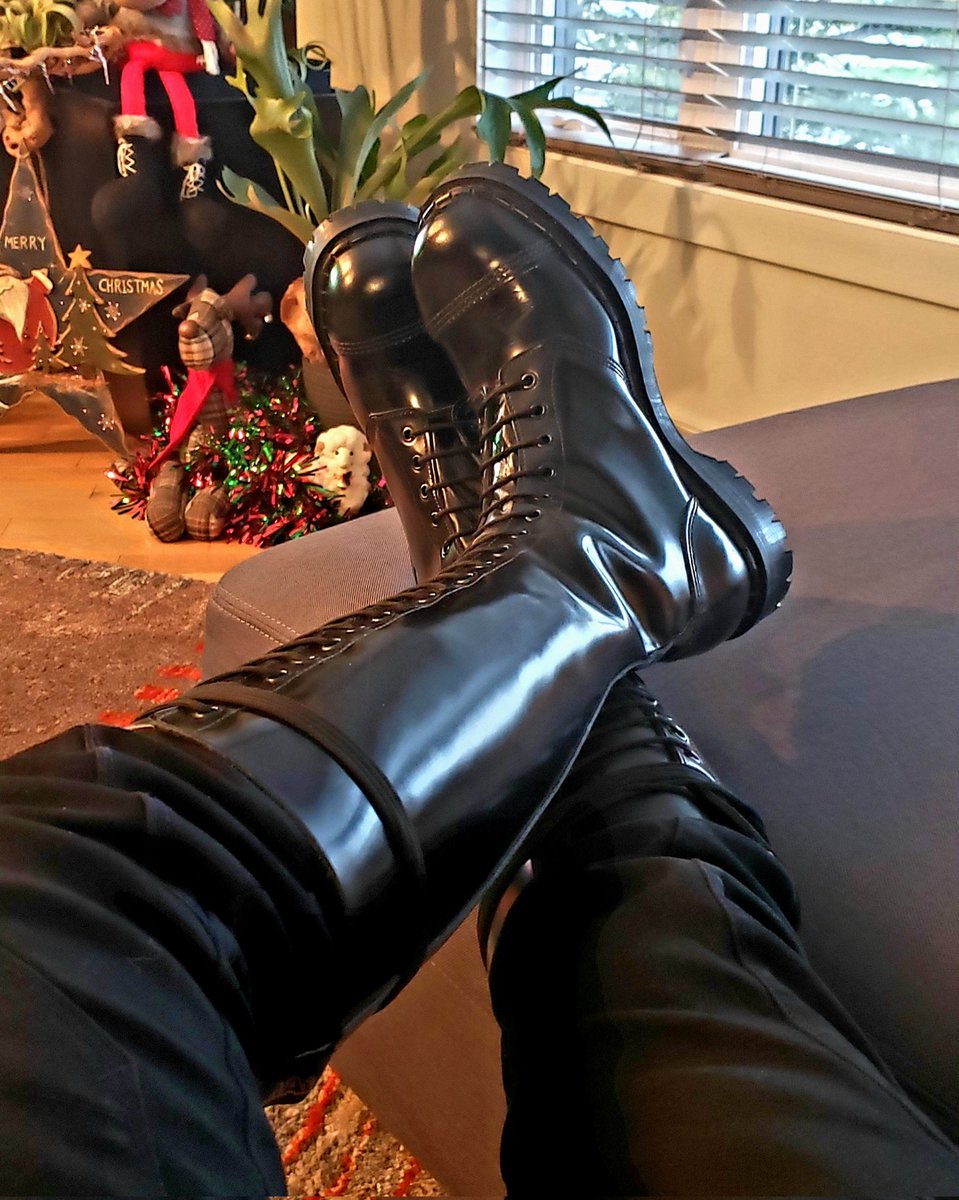 #skinhead #skindheadstyle #rangerboots  #bootfetish #gayskin #gayskinheads  #alphaindustries #cwu #ma1jacket