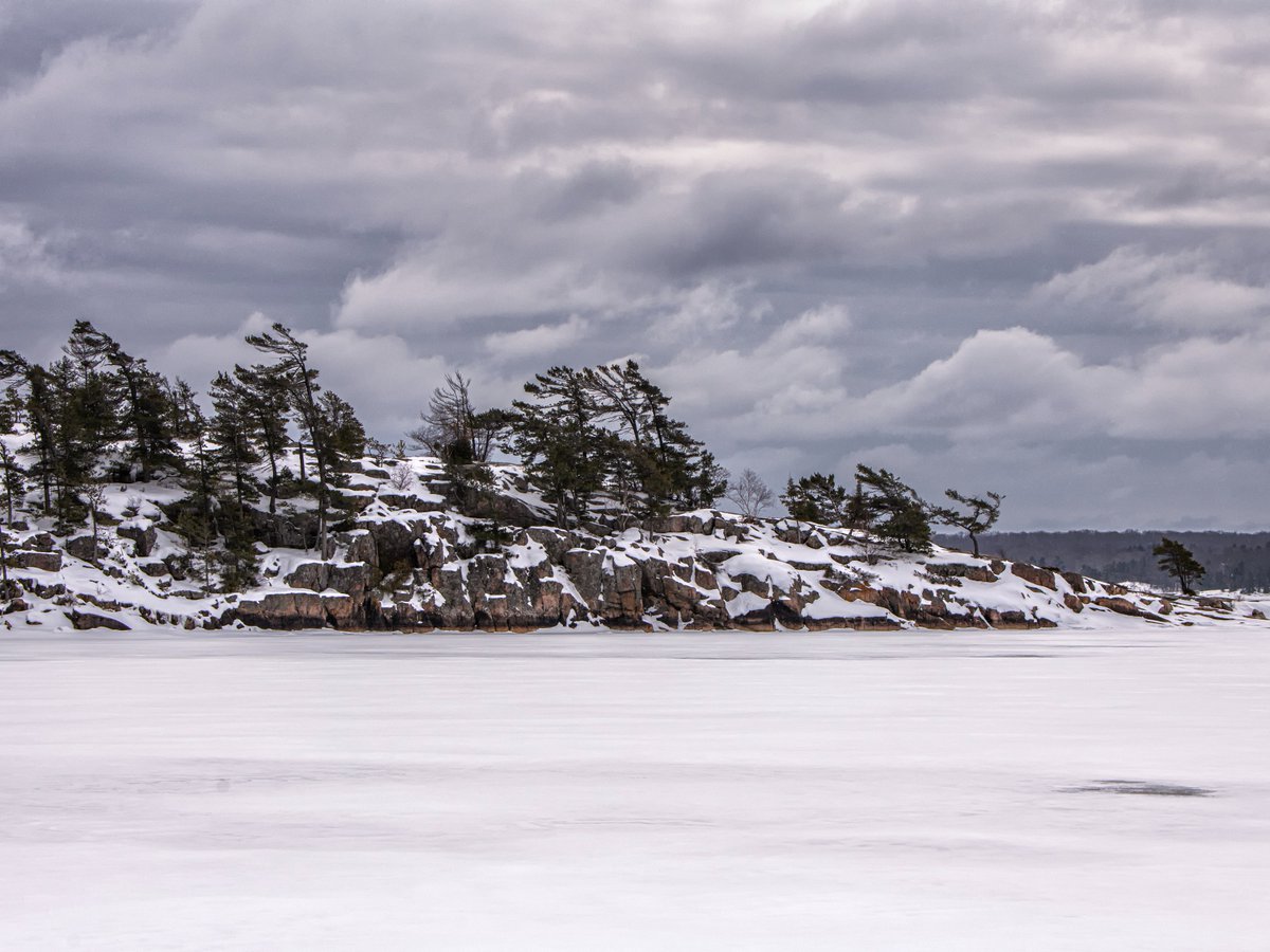 KillbearPP's tweet photo. Are you ready to swap your city lights for starry nights and snow-covered trails? ๐ฒโจ
Just one month until winter camping at Killbear kicks off! Reserve your spot by visiting https://t.co/igGi80KPSh
#KillbearPP #WinterCamping #WinterLandscape https://t.co/GKhfbdYpeS