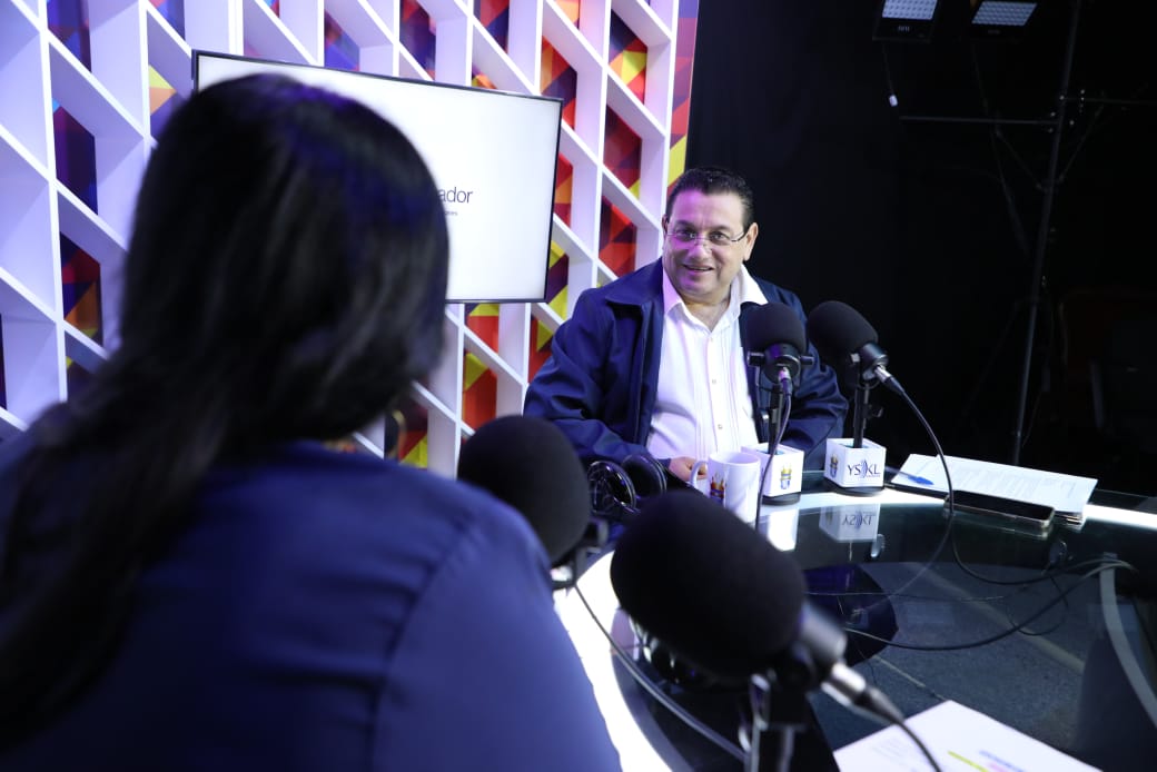 S_vasquez2's tweet photo. Más de 700 colaboradores trabajarán en todo el país para garantizar la entrega del aguinaldo, bajo la dirección del Ministro de Trabajo @RolandoCastroSv. #DefiendeTuAguinaldo https://t.co/ow1W9QYKpT
