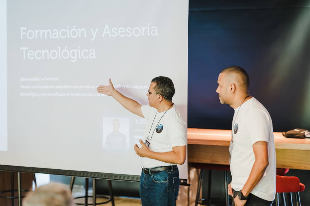 Funintecvzla's tweet photo. ¡Nos enorgullece estar en el #CardanoTechWeek en Argentina! 🌎🇦🇷
Hemos tenido el privilegio de participar y presentar nuestros proyectos a la #ComunidadCardano, mostrando el compromiso de Funintec con el futuro de la #blockchain 🎉✨
#Funintec #Cardano #TechWeek #Argentina2024 https://t.co/E3hHcg6kaH