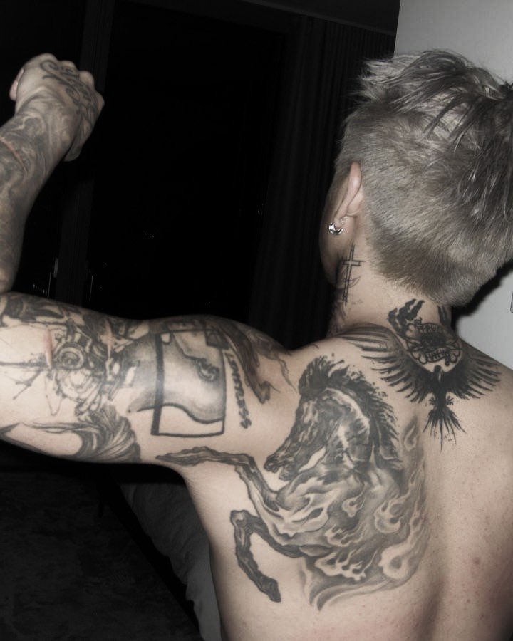 It's 5 AM and i'm drunk right now.