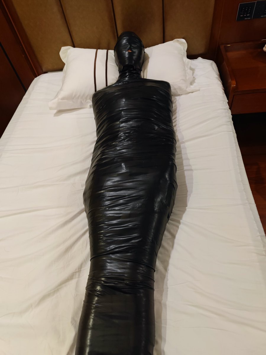 Hhh201233's tweet photo. 全包初体验～
by @P5Ryyds 
#全包 #bondage #捆绑 https://t.co/Xosq1Y8cMf