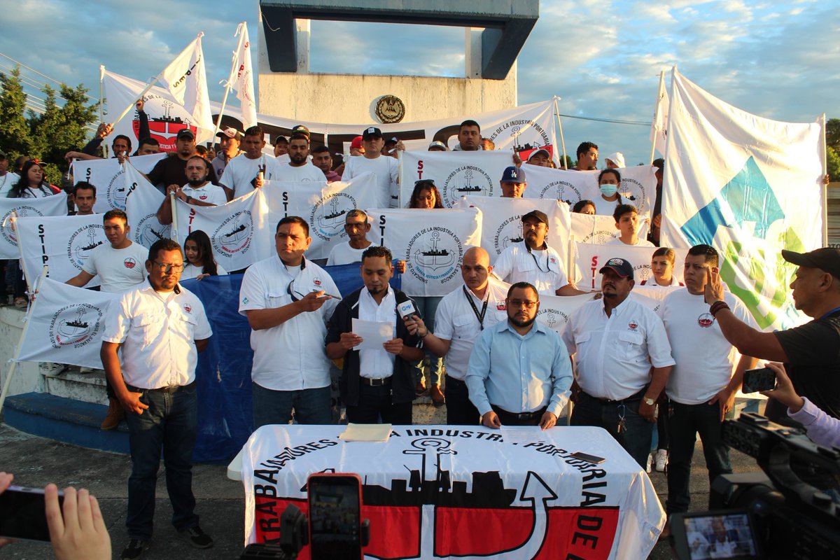STIPES_OFICIAL's tweet photo. "Damos la bienvenida a Yilport Holding, a quienes esperamos con los brazos abiertos, para trabajar hombro a hombro y mejorar la economía de El Salvador, en vista que un día después de finalización con @CEPASV, el siguiente día iniciamos operaciones con ellos" @CaminosAmilcar https://t.co/kIvtaW1IxG