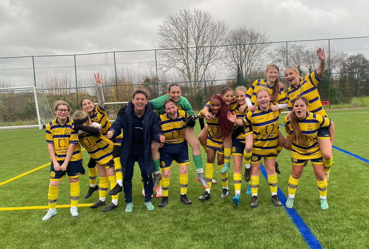 Our Girl’s team made a long trip to Penwith college and what a trip it was⚽️

After an outstanding performance the Girls left with a 14-9 win👏

Jobie and the squad are creating an amazing environment so far this season and have all been a credit to <a href="/sdcollege/">South Devon College</a> 🔵🟡