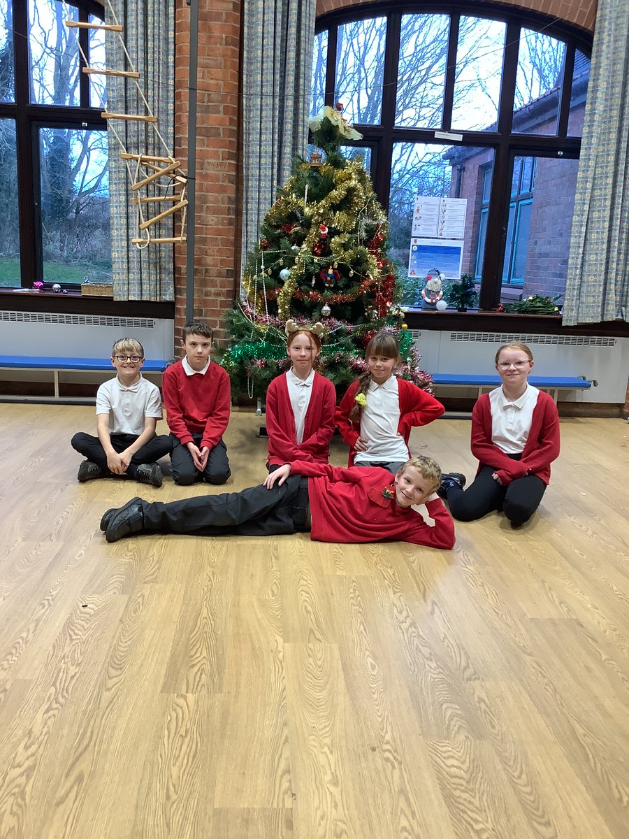 EasingtonPriAc's tweet photo. We are feeling very festive here at Easington! Our year 6's have done a fabulous job decorating the Christmas trees.🎄🎄 https://t.co/eOqs7r6COB