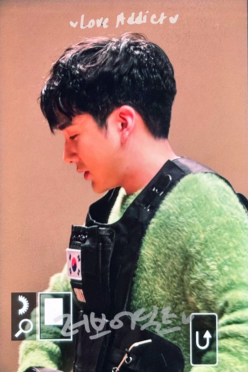LoveAddict_0315's tweet photo. 241205 시그팬싸 프리뷰 아론
이건아니야..

#Aaron #곽아론 https://t.co/U16aH4CJX0