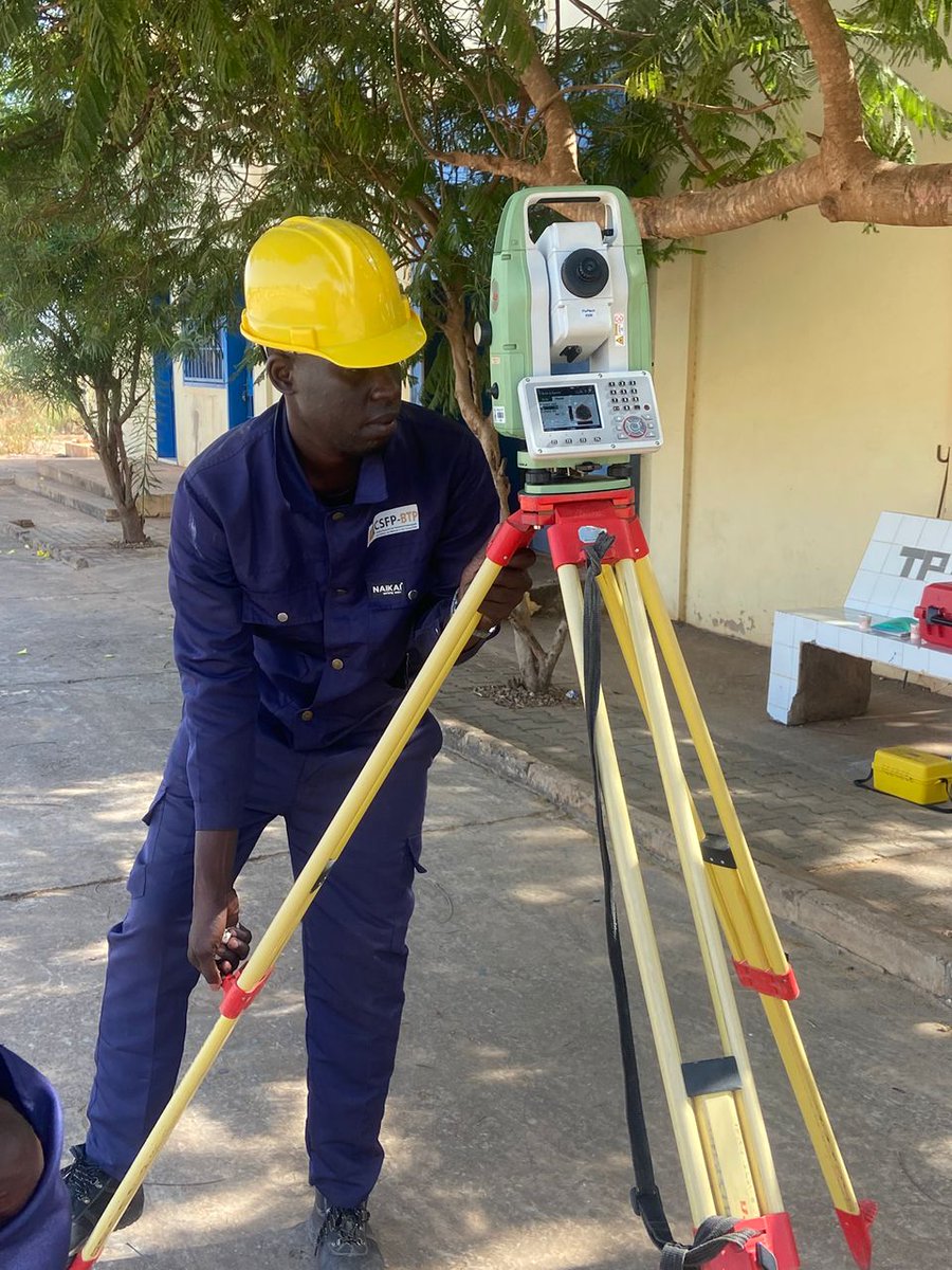 fondsfpt's tweet image. 29 novembre 2024
#Actu_Pôle_Ouest, Dakar : Projet formation insertion sur les métiers des BTP

L’équipe du Pôle Territoire Ouest (PTO) du 3FPT a supervisé un projet de formation-insertion réalisé en partenariat avec Eiffage Sénégal, la mairie de Hann Bel-Air et le CSFP BTP.