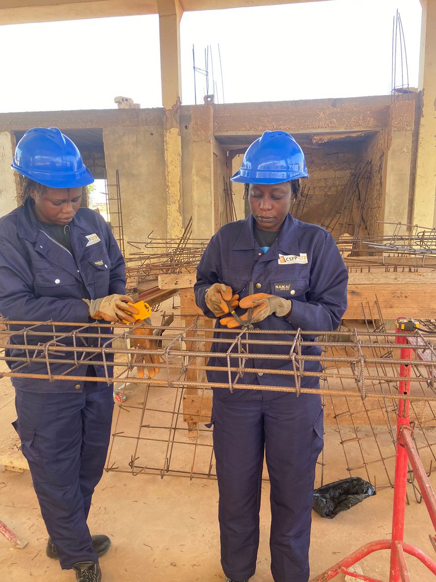 fondsfpt's tweet image. 29 novembre 2024
#Actu_Pôle_Ouest, Dakar : Projet formation insertion sur les métiers des BTP

L’équipe du Pôle Territoire Ouest (PTO) du 3FPT a supervisé un projet de formation-insertion réalisé en partenariat avec Eiffage Sénégal, la mairie de Hann Bel-Air et le CSFP BTP.