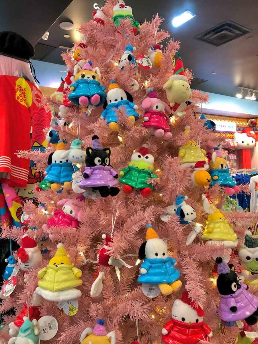 sanriodaily's tweet photo. sanrio plushie tree 💫 https://t.co/RFWYEP520T