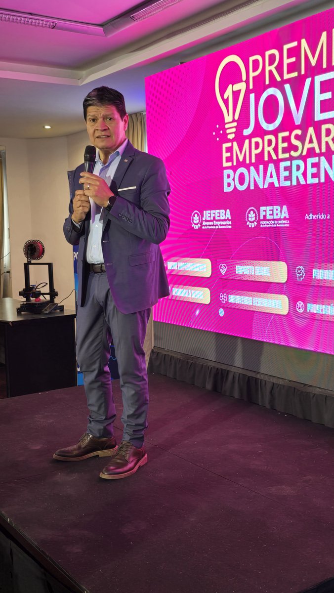 redcame's tweet photo. CAME PRESENTE EN EL PREMIO JOVEN EMPRESARIO @JEFEBAOk 2024

🏆 El presidente @AlfredoGZChaco participó, junto al presidente de @FebaOk y vicepresidente de #CAME, Camilo Alberto Kahale, de la 17ª edición del galardón que, a través de sus 8 categorías, y con más de 100 inscriptos, busca visibilizar, motivar y acompañar a los y las jóvenes empresarios y emprendedores bonaerenses. 

El gran ganador, que competirá a nivel nacional en el premio organizado por @camejoven, fue Francisco Lodos 🏅, responsable de las firmas La Guía SA, Agrograine SA y Semillas Dalagro SA, representante de la Cámara de Comercio e Industria de Coronel Suárez 👏.