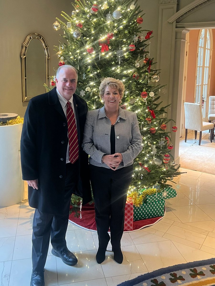 IrelandAmbUSA's tweet photo. Thank you @RepDanKildee of Michigan for being such a true friend of Ireland during your 12 years on Capitol Hill. So looking forward to continuing to work you in the years ahead. Go raibh mile maith agat. https://t.co/Sq49RUsYy6