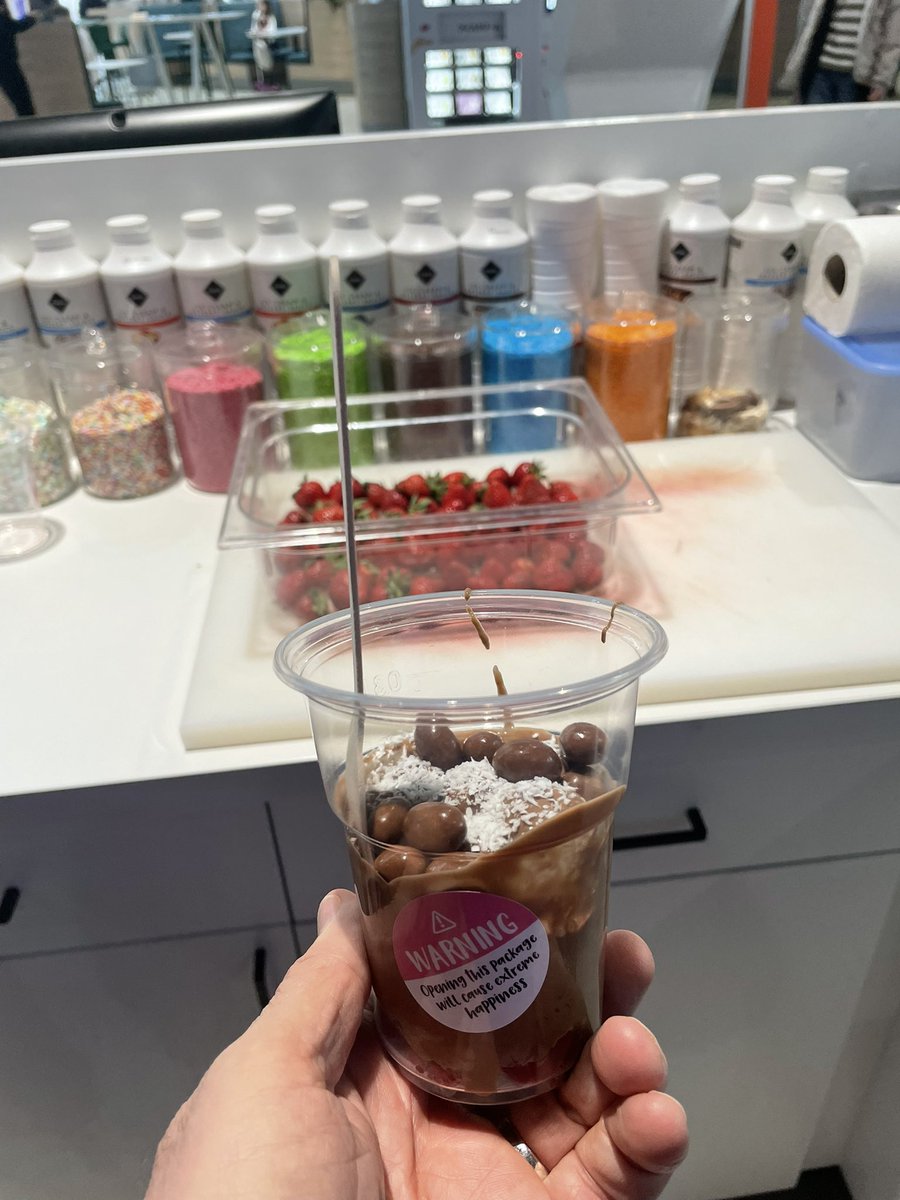 Varşova’daki Galeria Młociny Alışveriş merkezinde bulunan Strawberia, çilek ve çikolata ile farklı bir lezzet sunuyor.