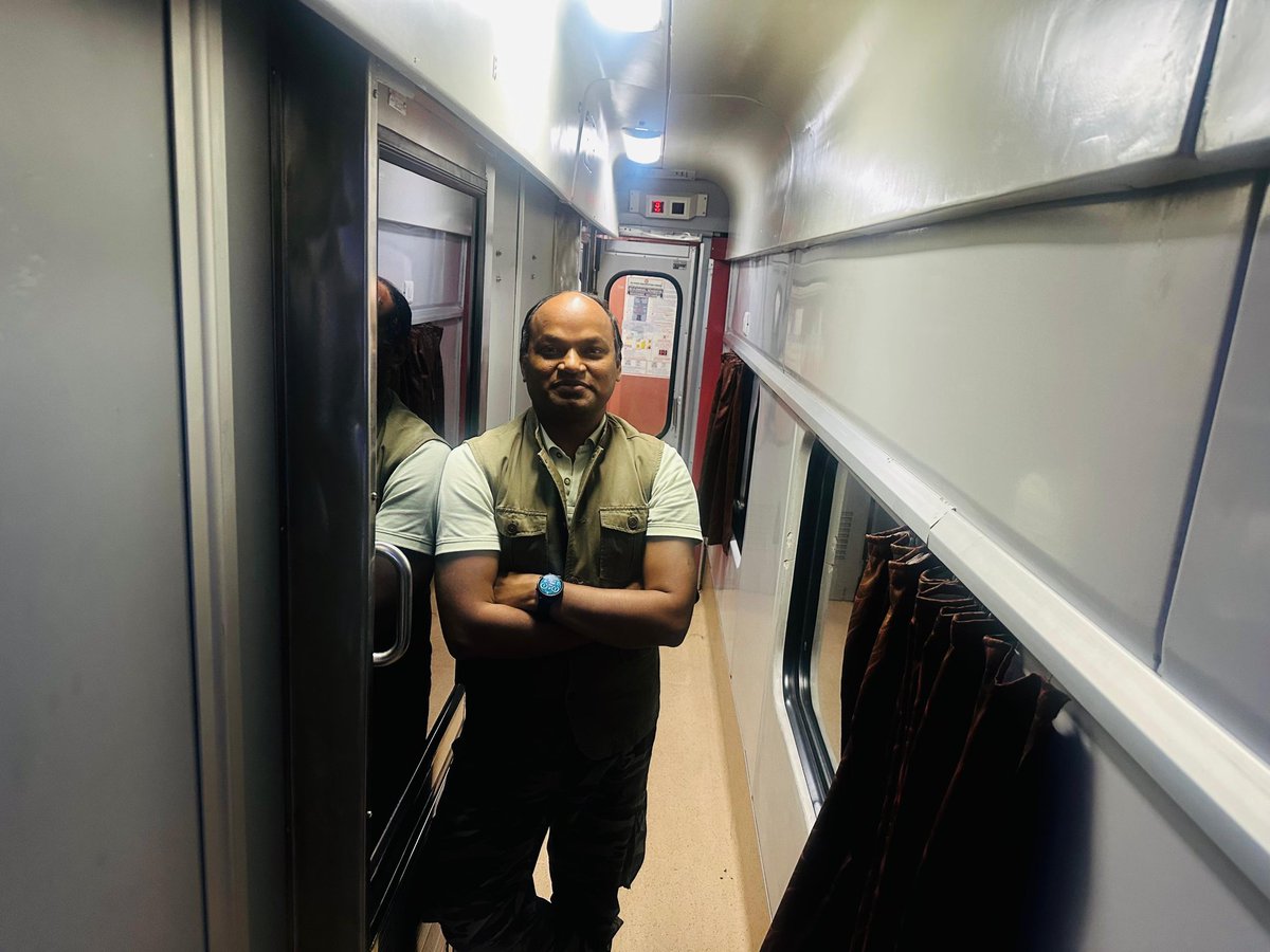 devIRPS's tweet image. A journey by train is an adventure in itself. #DevIRPS #TrainJourney #Safar