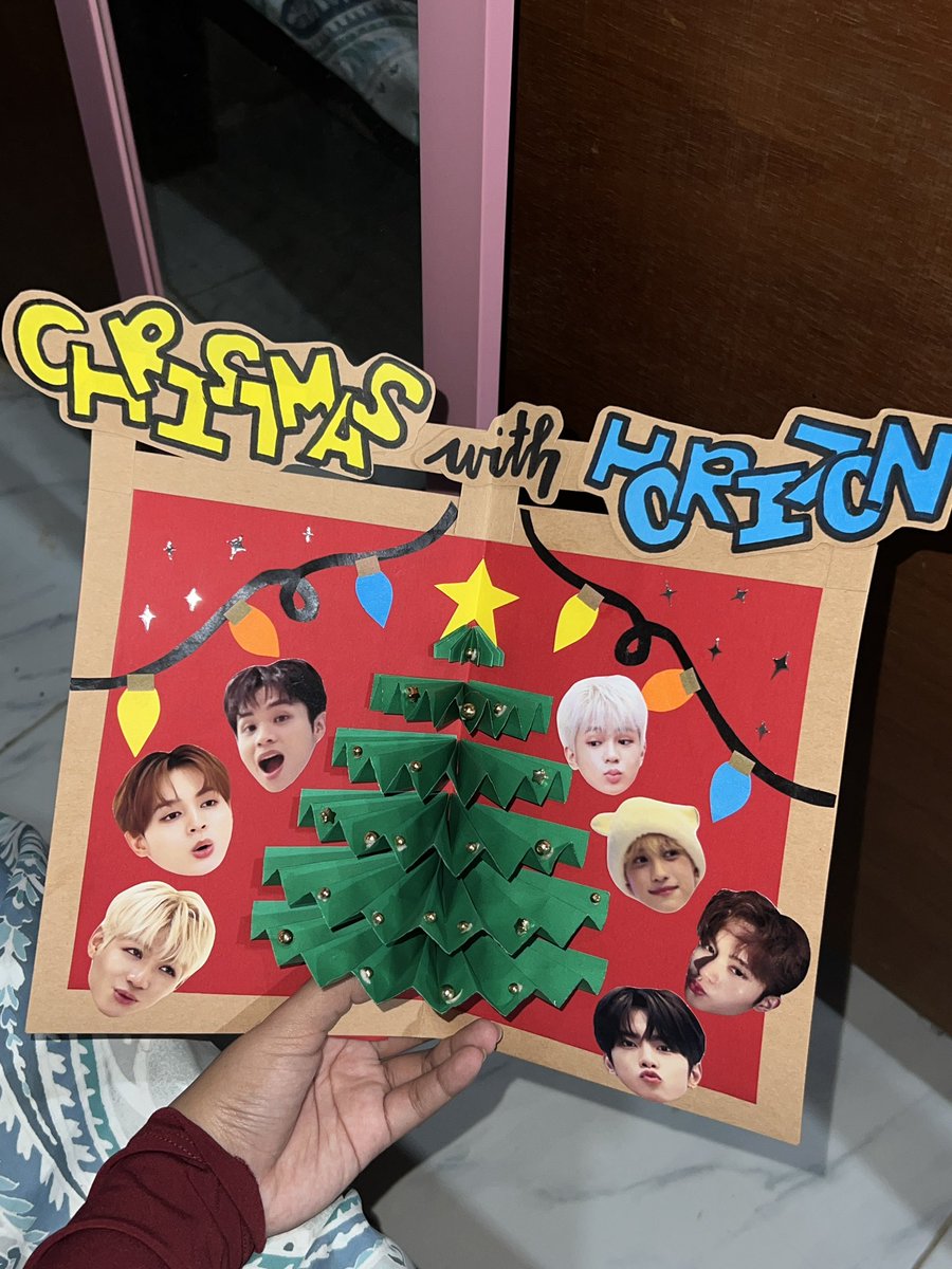 jelathori7one's tweet photo. sabi sainyo pabibo yung card ko e 🙄

basta mahal ko kayo @HORI7ON_twt 🤭 hshahaha

#HORI7ON #JJAANN #HORI7ON_CHRISTMAS #HORI7ON_JJAANN @HORI7ONofficial @jjaann_global https://t.co/SVV0Scd3lC