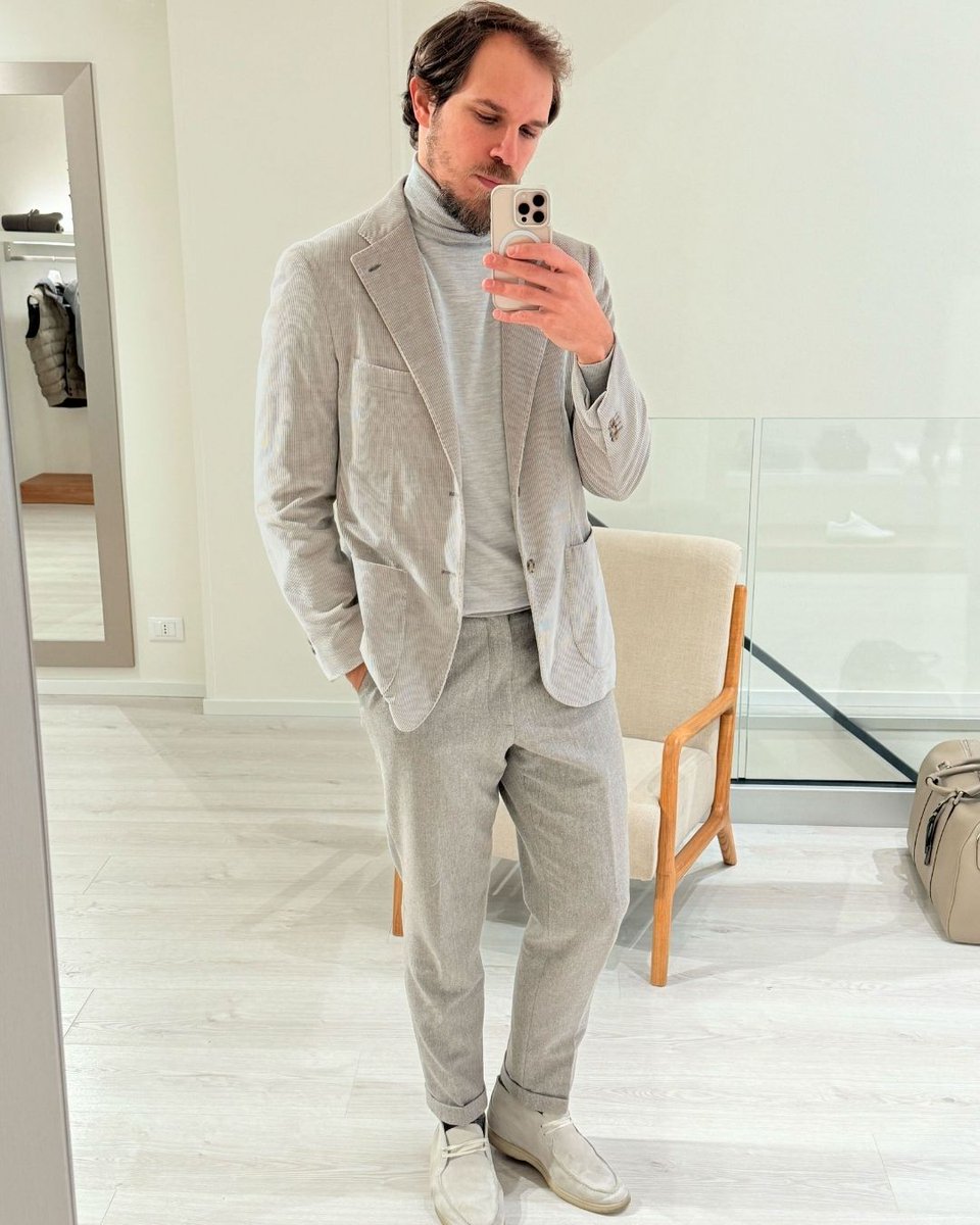 ParmaPini's tweet image. The holiday season is here! 🎄✨ From elegant tuxedos for festive soirées to cozy winter essentials, here’s a recap of our first week of December. 🎁❄️ 

#piniparma #weeklyrecap #decemberrecap #recap #italian #cozy #holidayseason