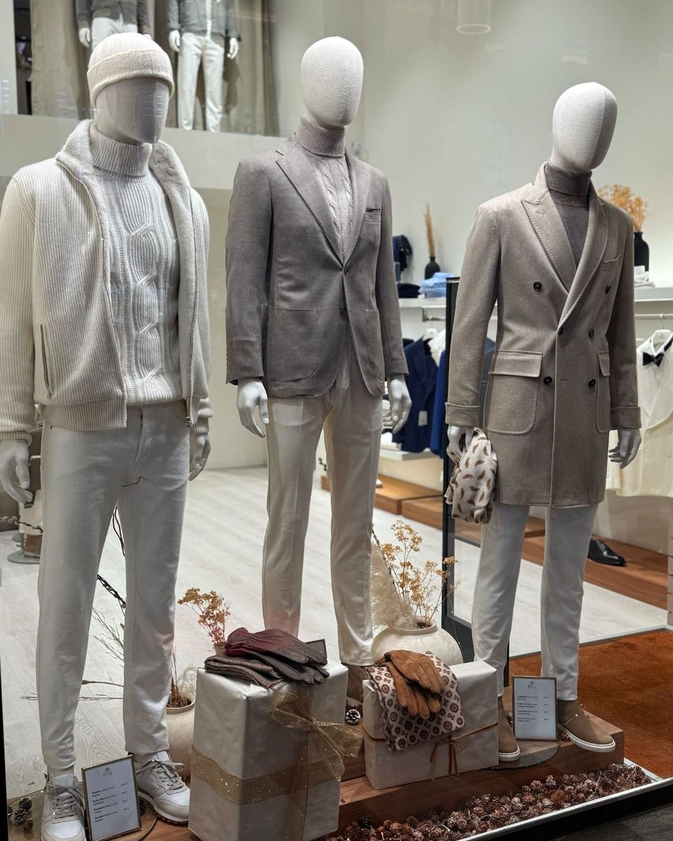 ParmaPini's tweet image. The holiday season is here! 🎄✨ From elegant tuxedos for festive soirées to cozy winter essentials, here’s a recap of our first week of December. 🎁❄️ 

#piniparma #weeklyrecap #decemberrecap #recap #italian #cozy #holidayseason