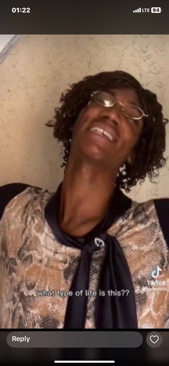 Small_Pinne's tweet image. I’m still gon’ look pretty regardless of whatever final year is throwing at me 🌸