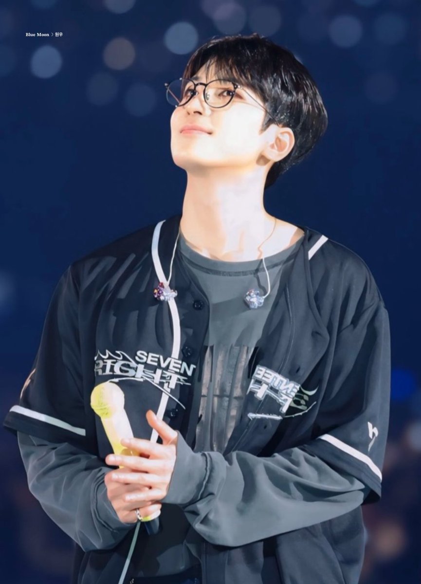 BlueMoon_wonwoo's tweet photo. 241205 Tokyo

#원우 #WONWOO #ウォヌ #SEVENTEEN  @pledis_17 https://t.co/R4uLCLmdyE